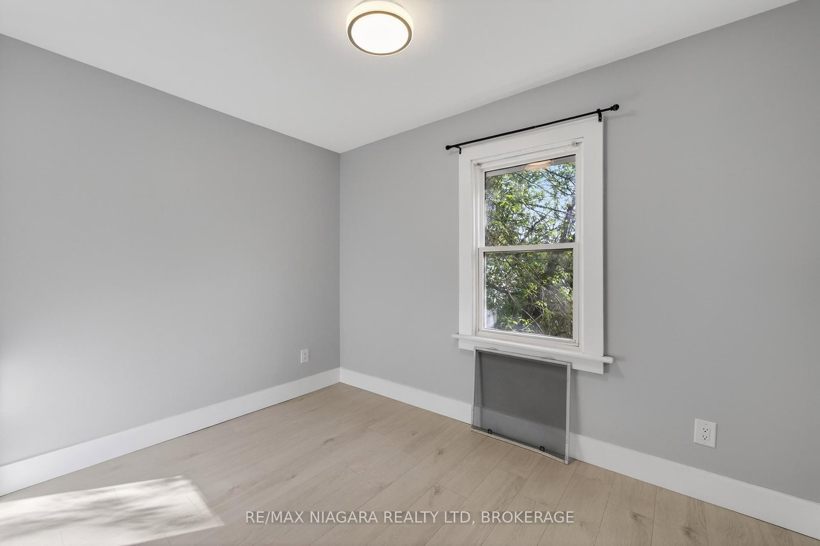 173 Lake Street • St. Catharines, ON photo 32