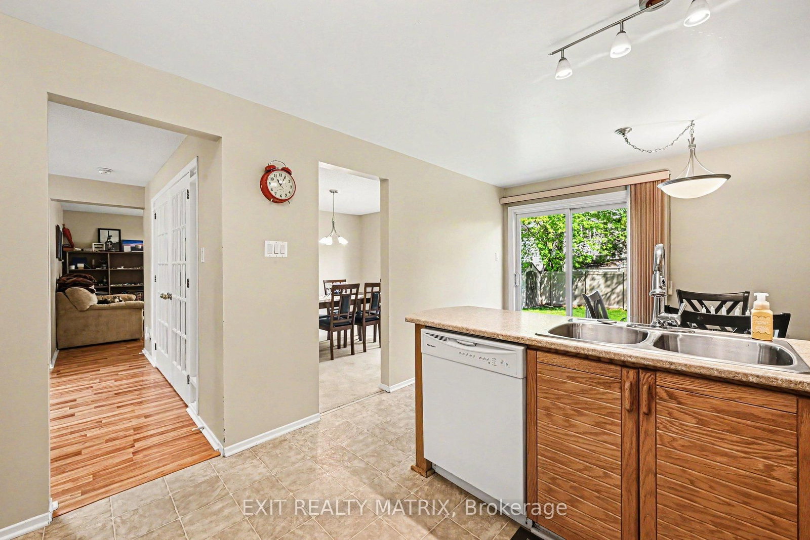 5968 Meadowglen Drive • Orleans, ON photo 10