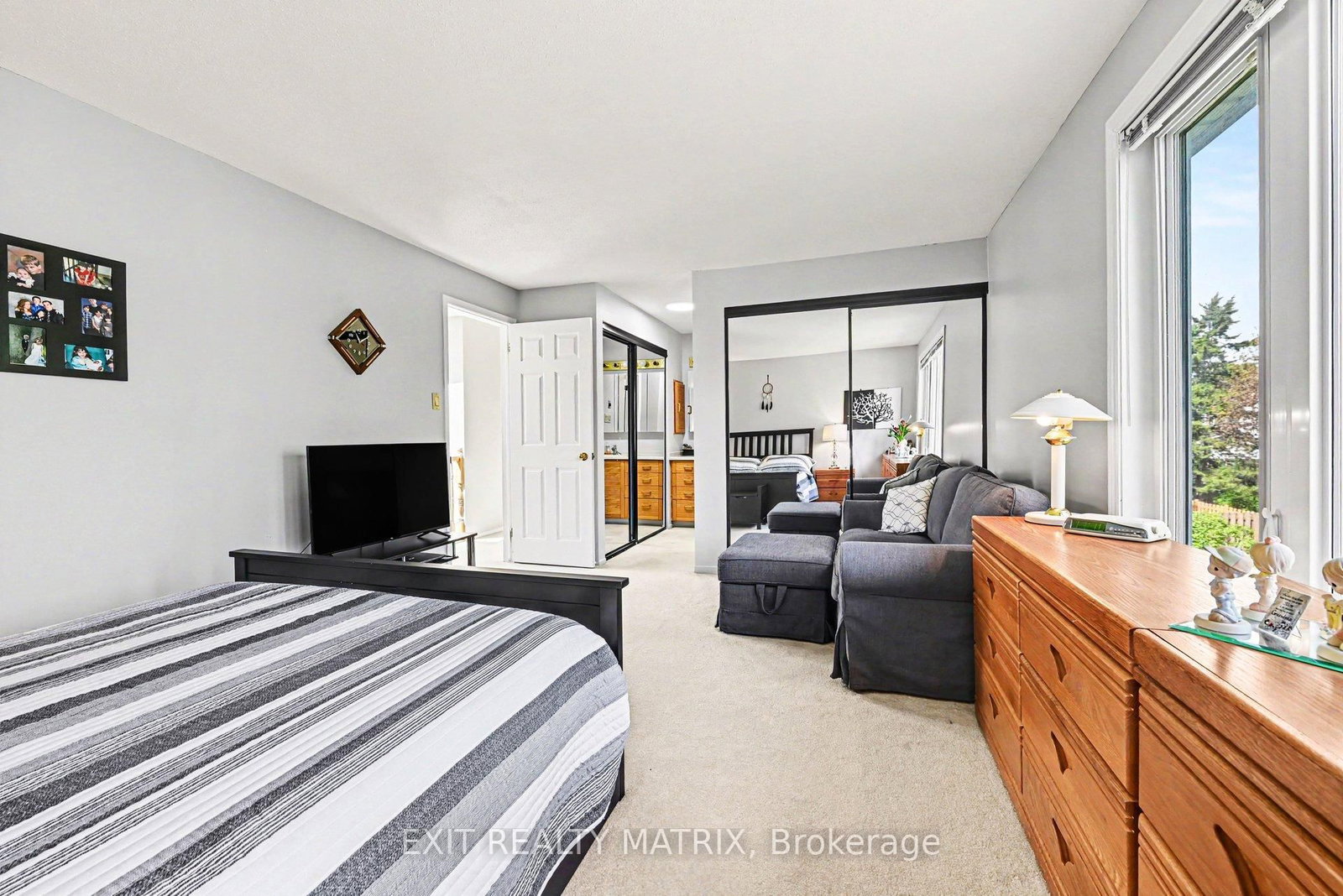 5968 Meadowglen Drive • Orleans, ON photo 18