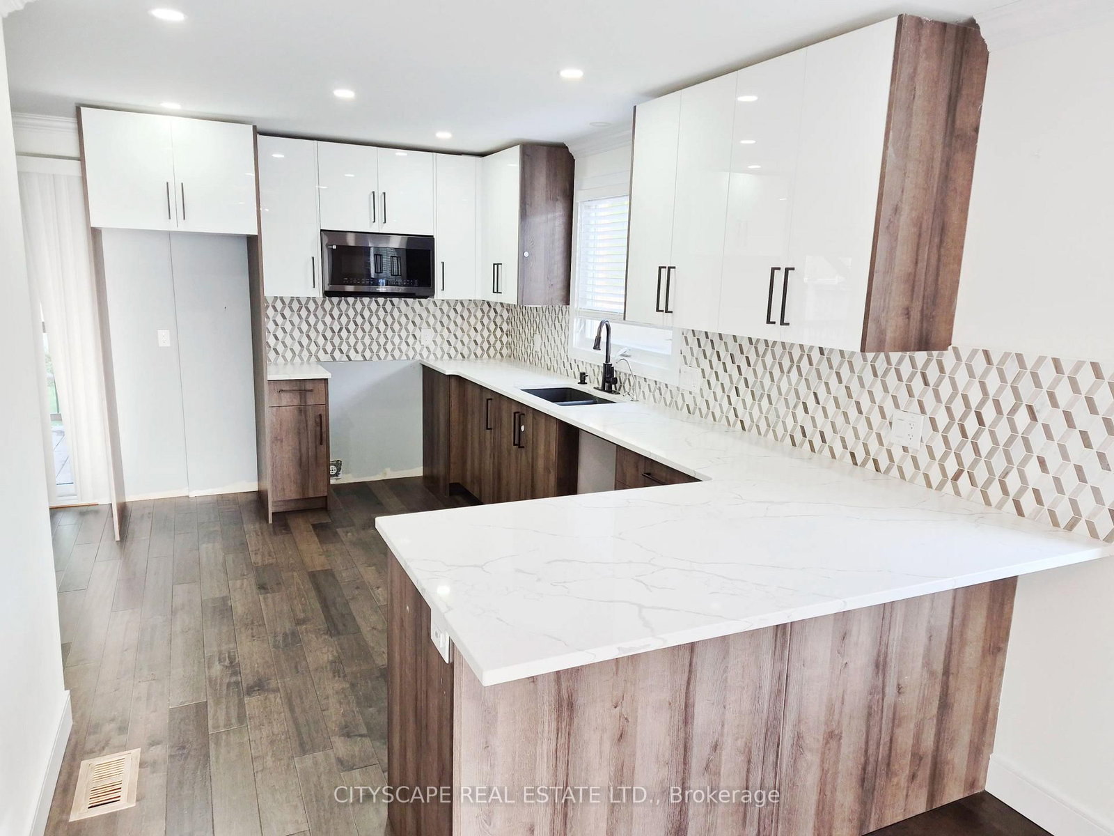 11 Ashely Court • Kitchener, ON photo 10