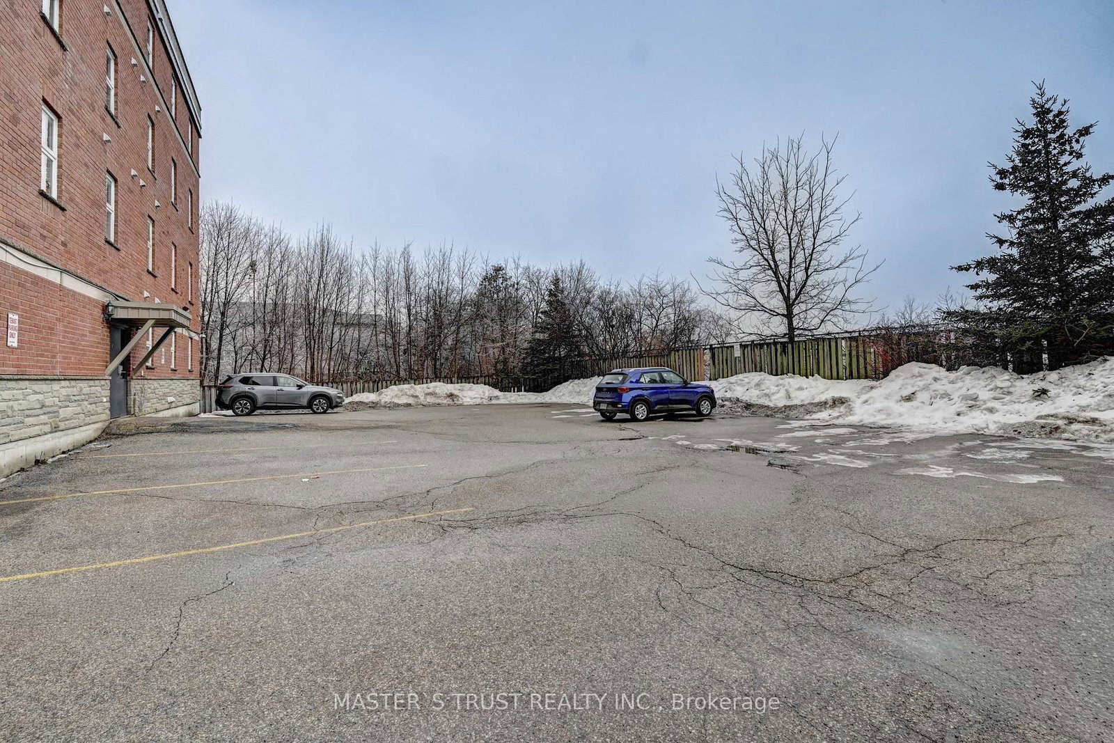81 Columbia Street W, Unit Unit 12 - Photo 34