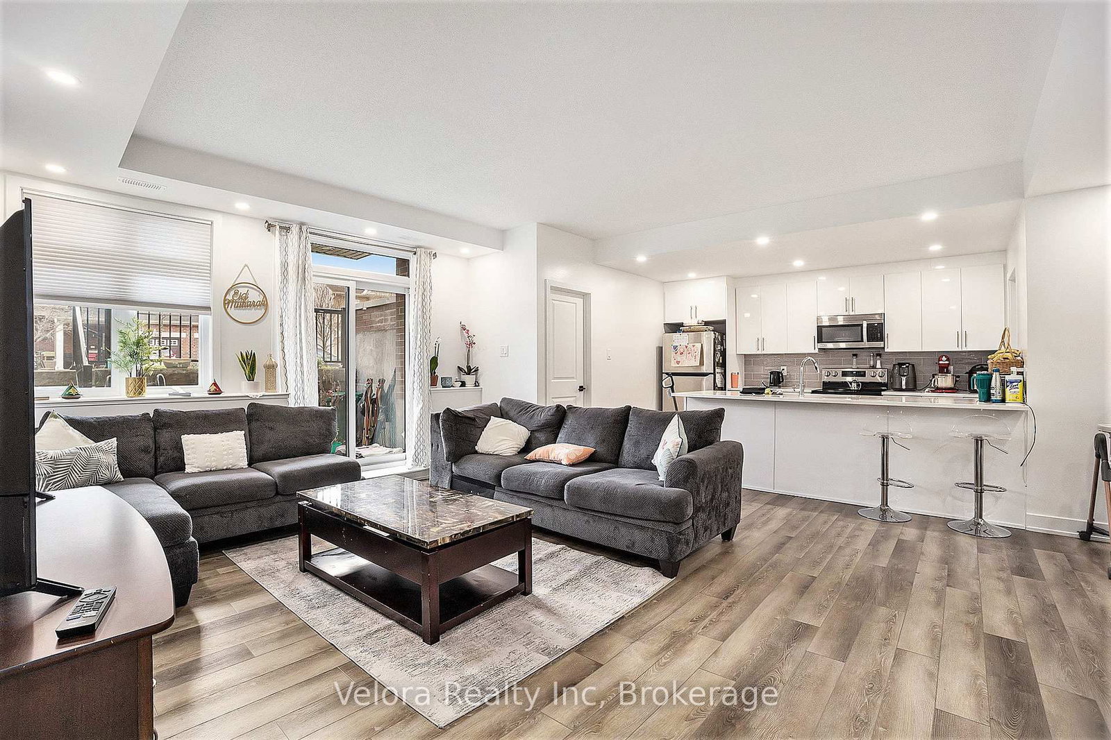 390 Rolling Meadow Crescent, Unit E - Photo 3
