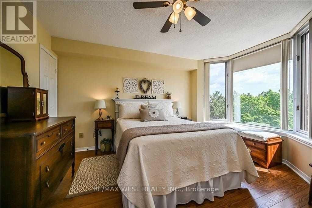 200 Limeridge Road W, Unit 406 - Photo 10