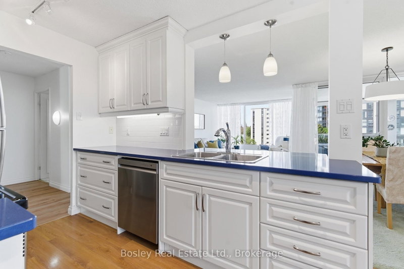 503 - 23 Woodlawn Road E