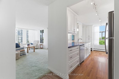 Unit 503 — 23 Woodlawn Road E — photo 5