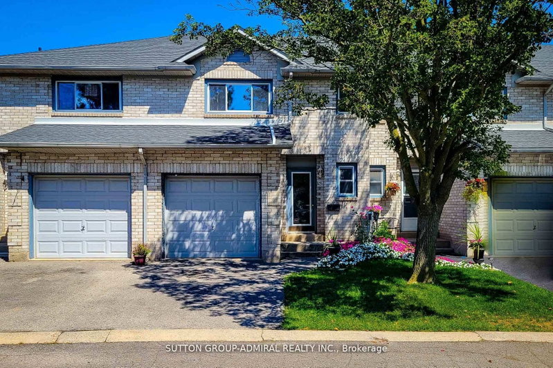 home for lease on 52-2 Royalwood Court