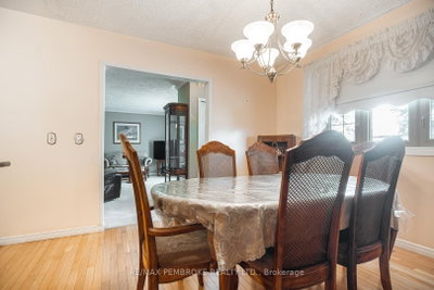 784 Mackay Street — photo 6