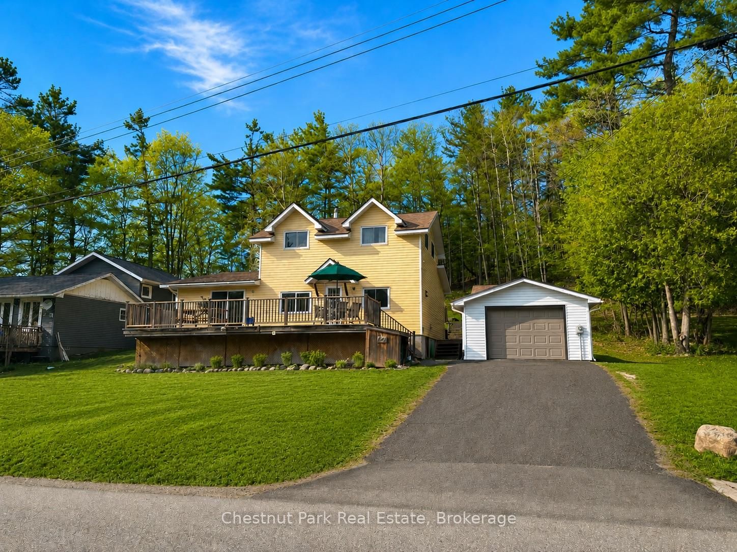 12 Ferndale Road • Muskoka Lakes, ON photo 2
