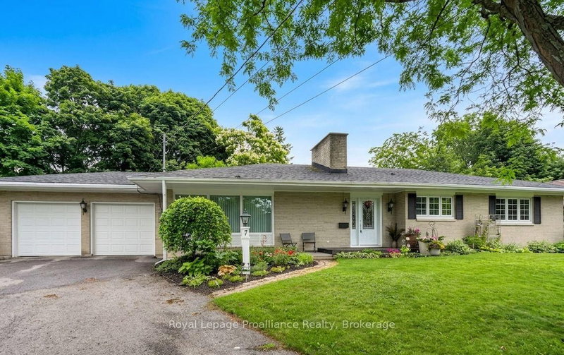 7 Eastwood Park Drive, Belleville