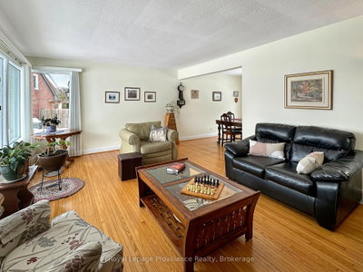7 Eastwood Park Drive — more photos