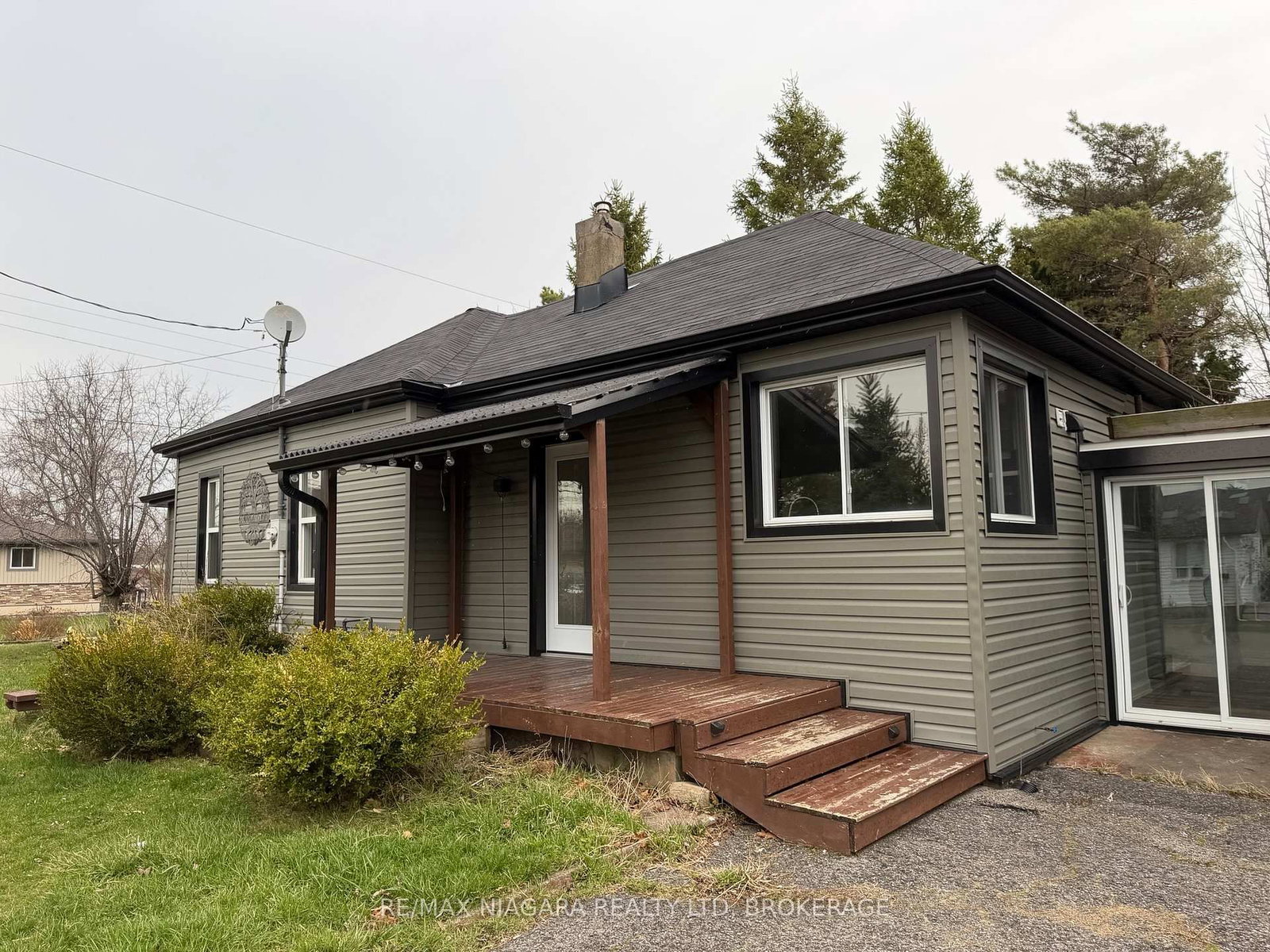 43 Marlatts Road • Thorold, ON photo 2