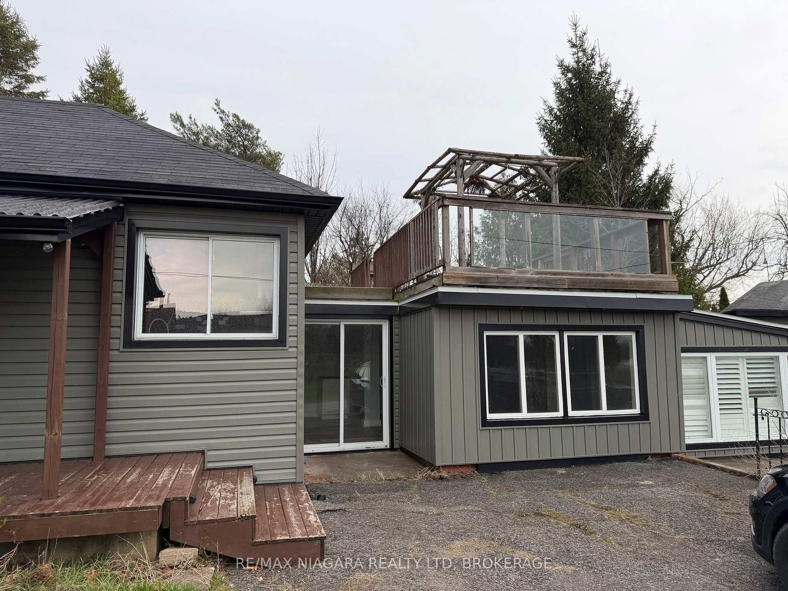 43 Marlatts Road • Thorold, ON photo 3
