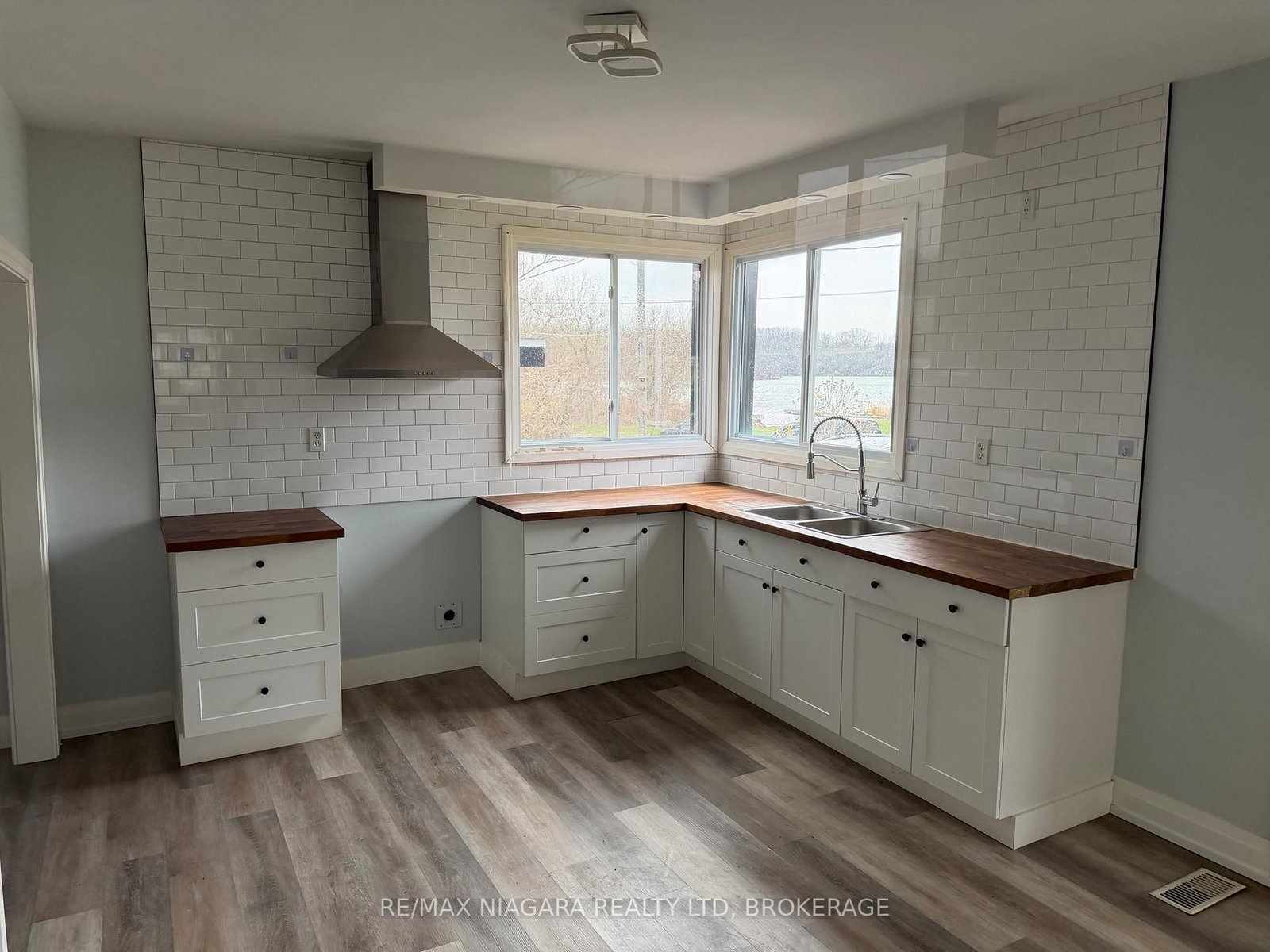 43 Marlatts Road • Thorold, ON photo 5