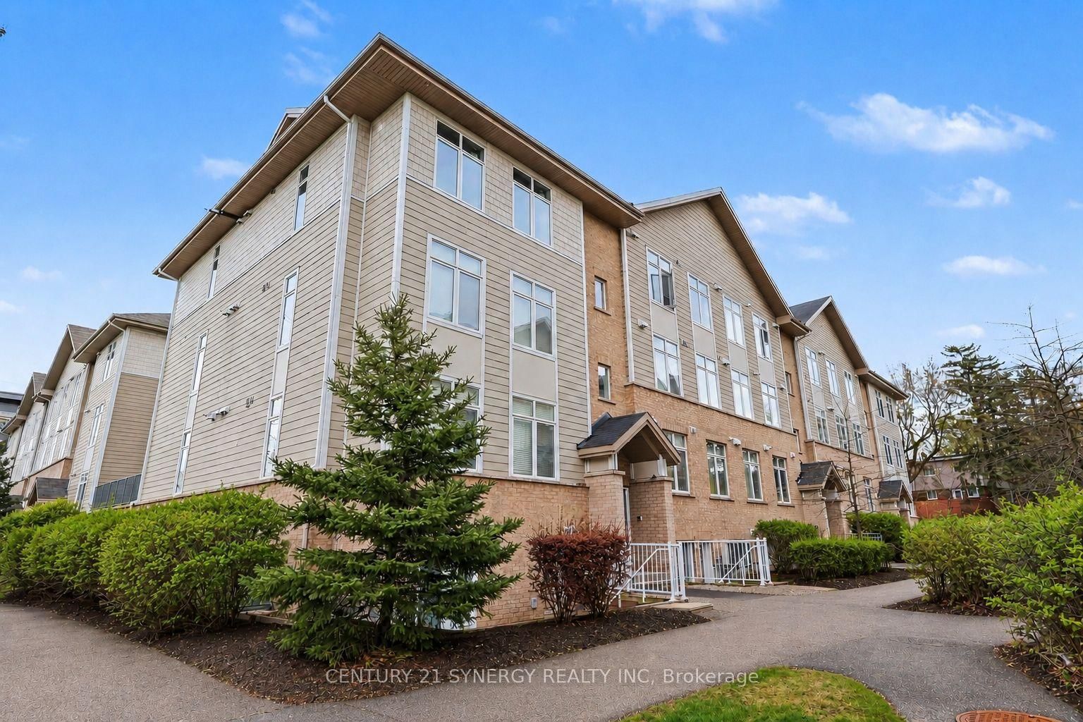 318 Everest Private, Unit D