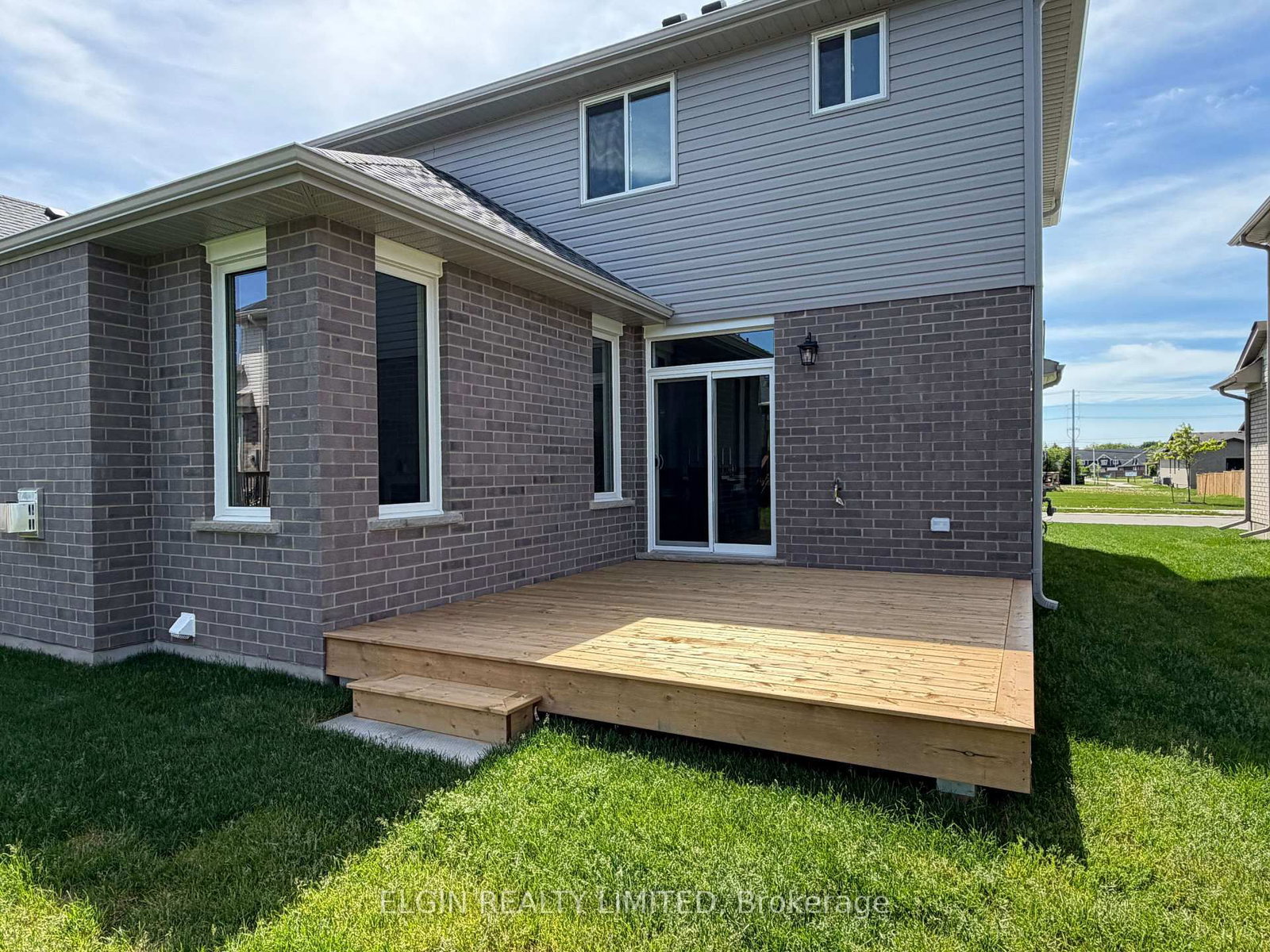 4 Keba Crescent • Tillsonburg, ON photo 3