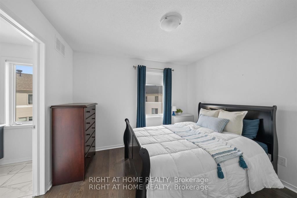 161 CAMDEN Private • Ottawa, ON photo 18