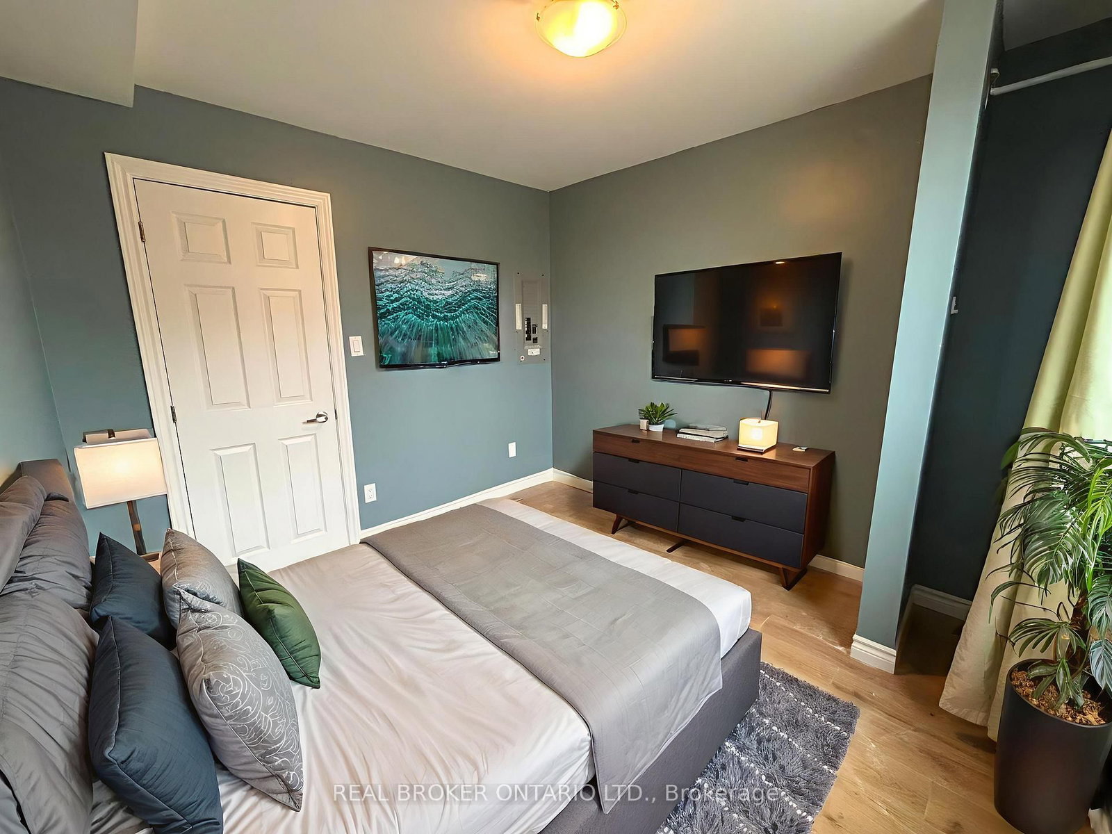 518 Cannon Street E • Hamilton, ON photo 16