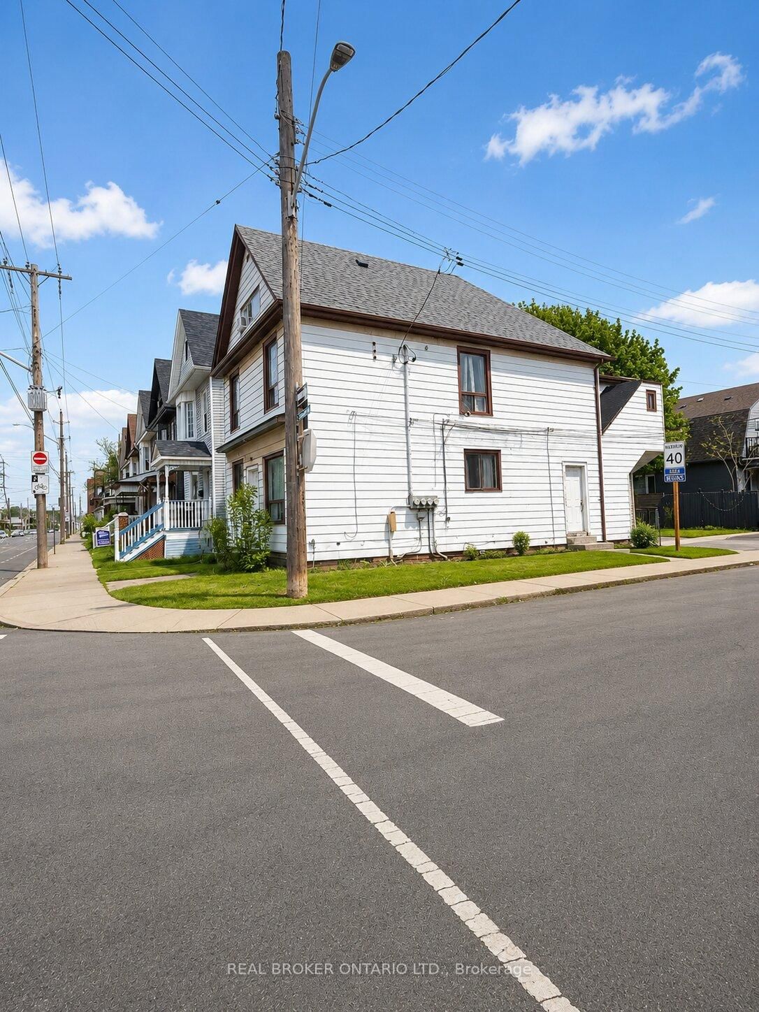 518 Cannon Street E • Hamilton, ON photo 3