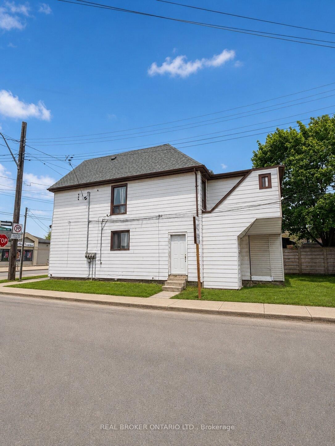518 Cannon Street E • Hamilton, ON photo 4