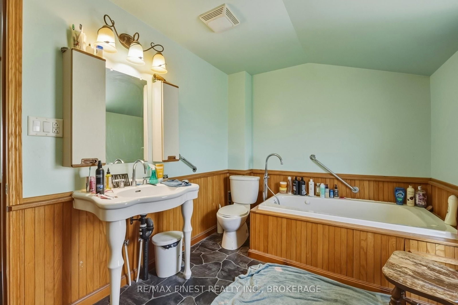 602 Caton Road • Bath, ON photo 20