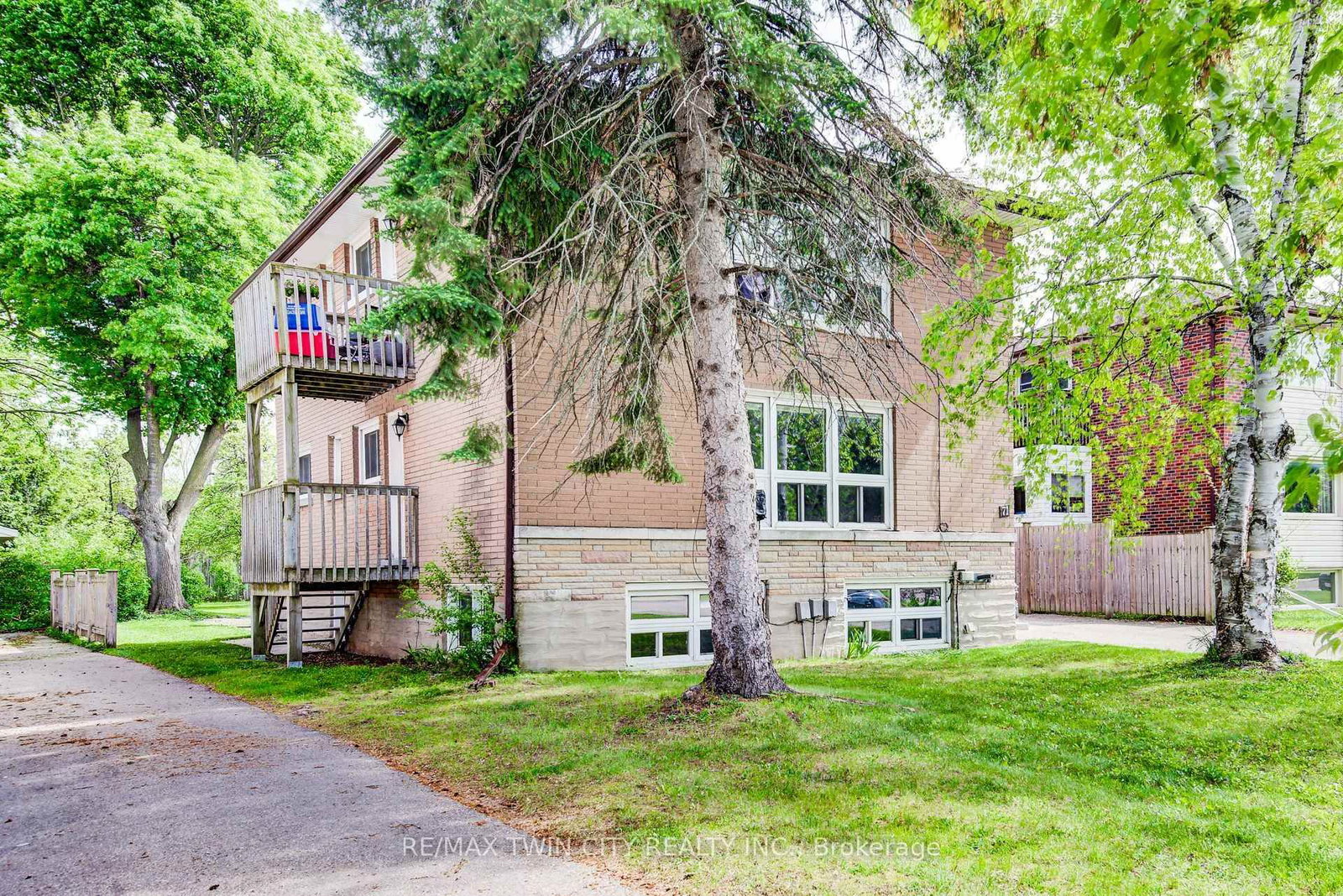 71 Brandon Avenue - Photo 3