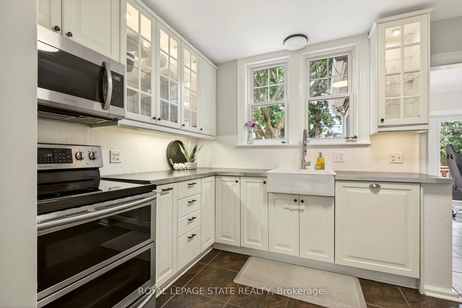 13 Tweedsmuir Avenue • Hamilton, ON photo 12