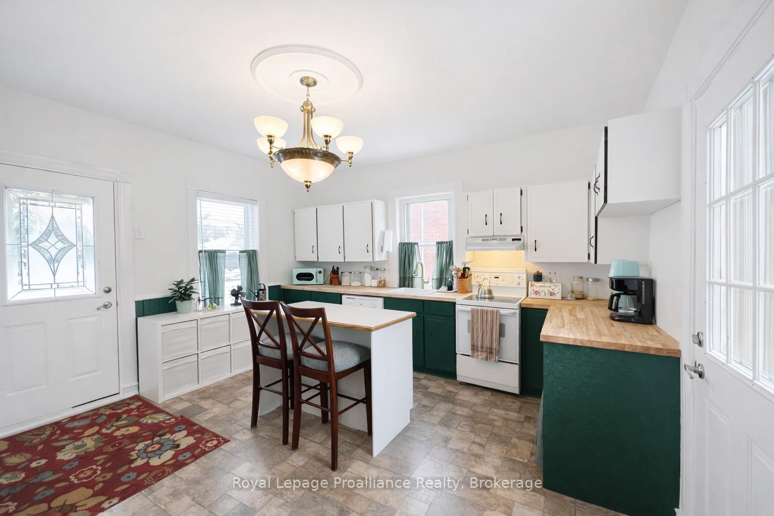 308 Bleecker Avenue • Belleville, ON photo 8