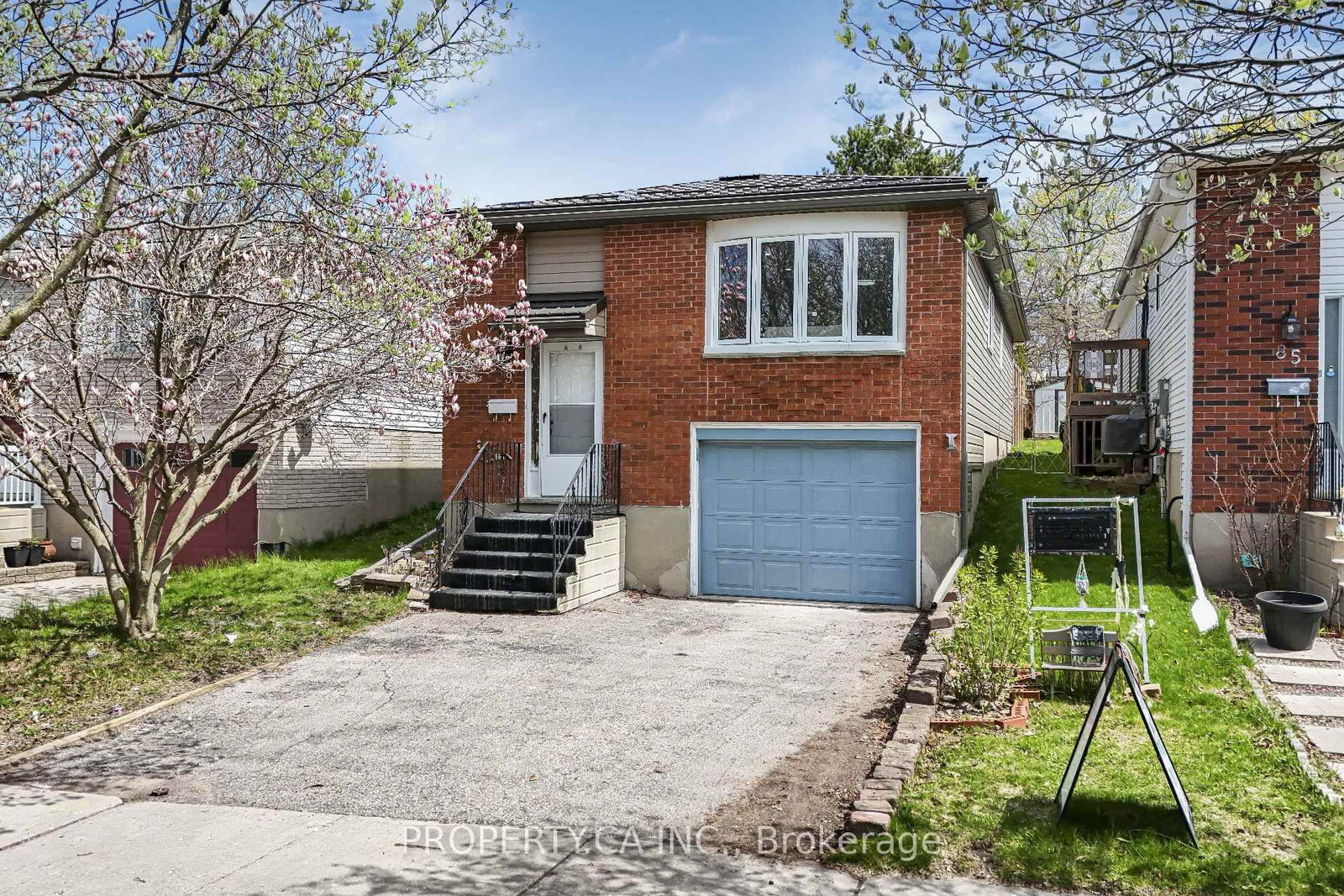 Detached House for sale at 89 Ristau Crescent, Kitchener, Ontario, N2E 3A9 - MLS: X13157488