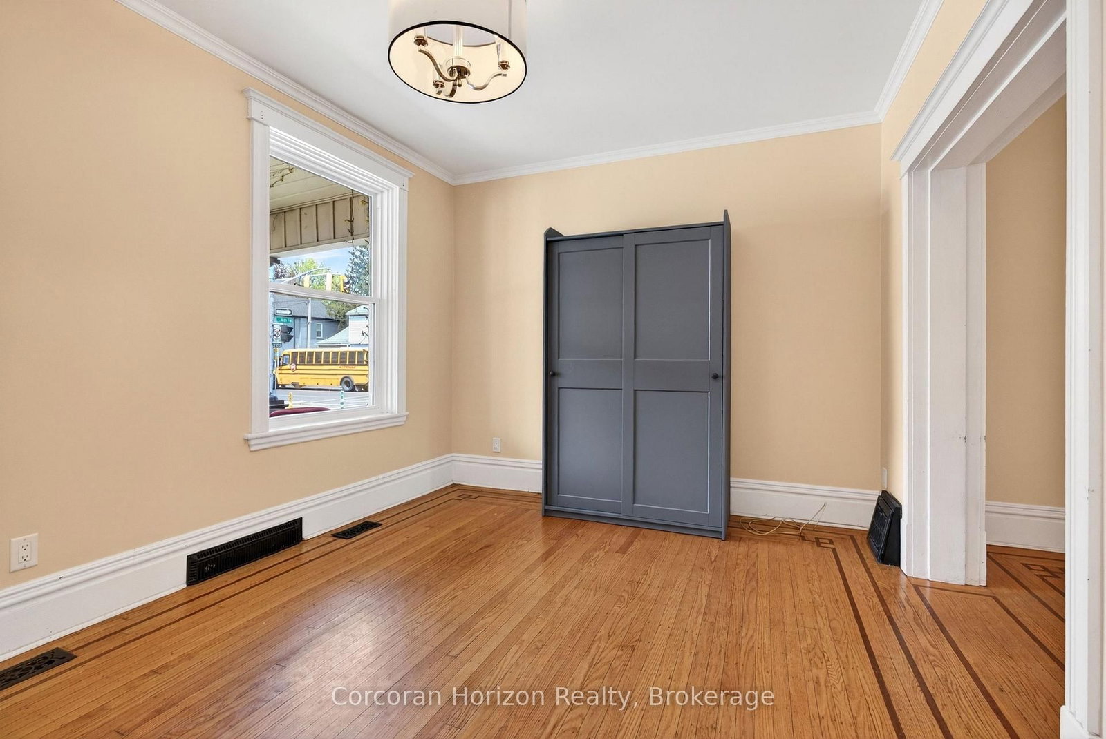 520 John Street N - Photo 8