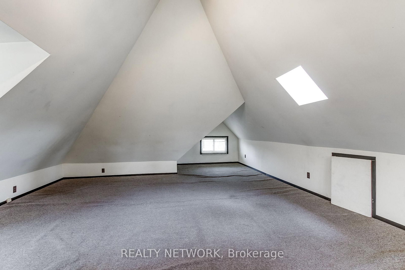 18 Fairleigh Crescent • Hamilton, ON photo 33
