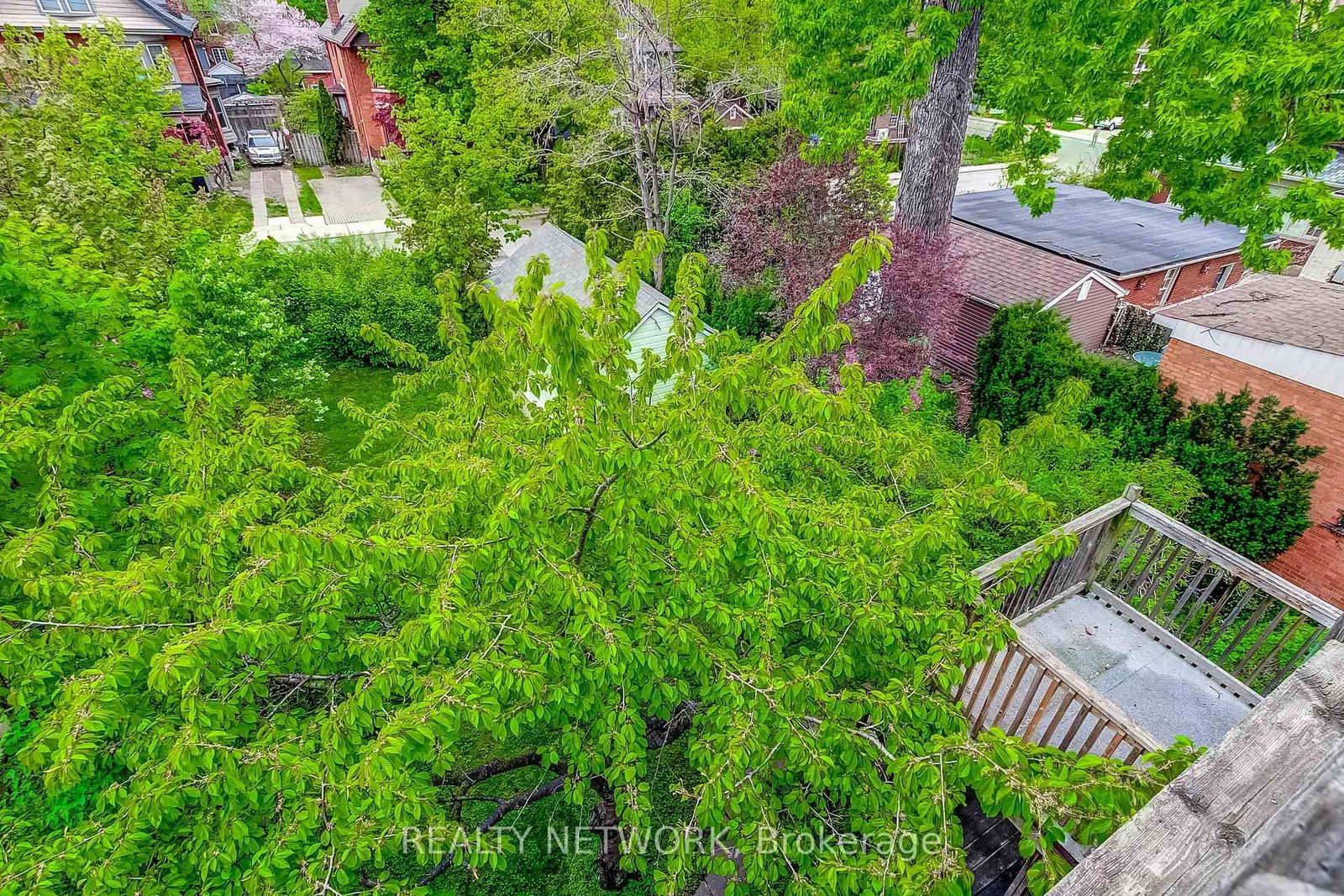 18 Fairleigh Crescent • Hamilton, ON photo 40