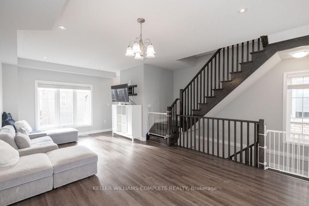28 CANARY GRASS Boulevard • Hamilton, ON photo 10