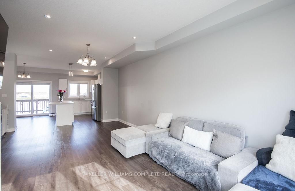 28 CANARY GRASS Boulevard • Hamilton, ON photo 12