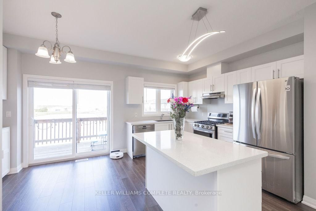 28 CANARY GRASS Boulevard • Hamilton, ON photo 14