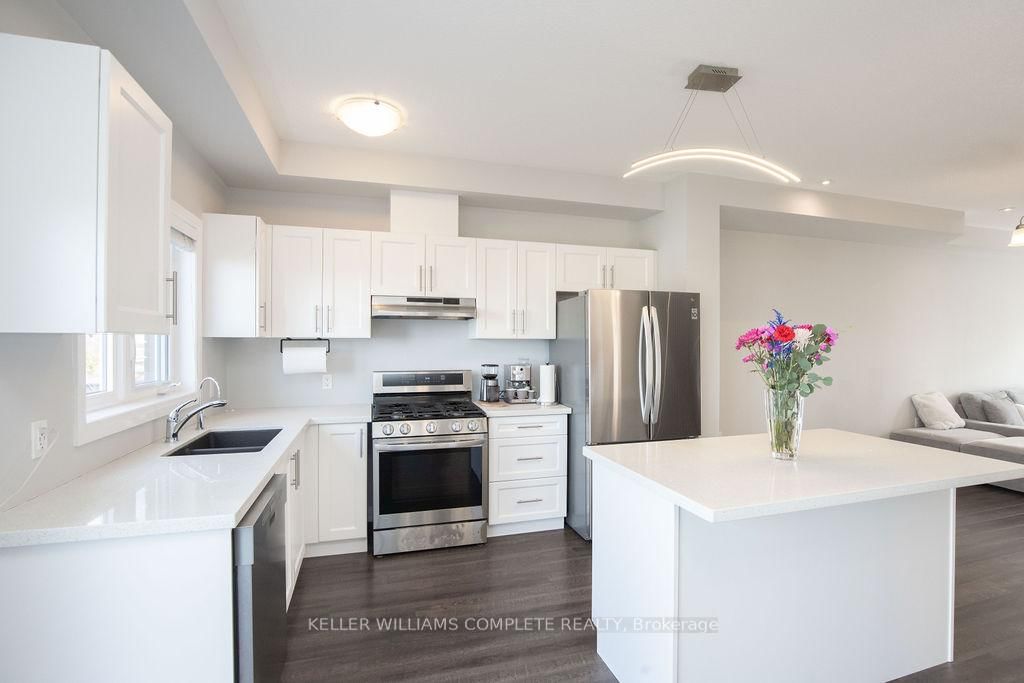 28 CANARY GRASS Boulevard • Hamilton, ON photo 16