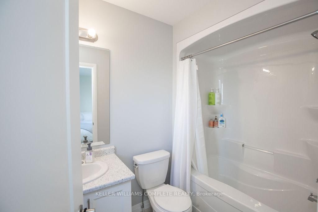 28 CANARY GRASS Boulevard • Hamilton, ON photo 23