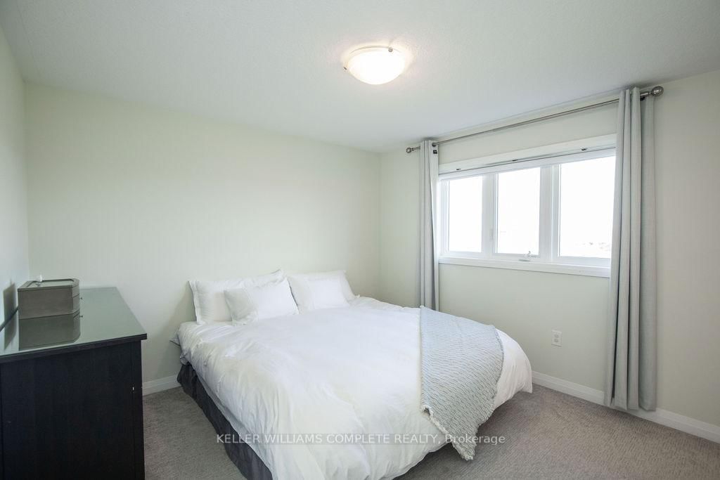 28 CANARY GRASS Boulevard • Hamilton, ON photo 24