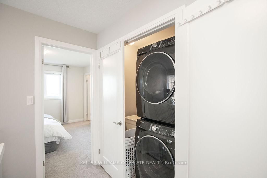 28 CANARY GRASS Boulevard • Hamilton, ON photo 25