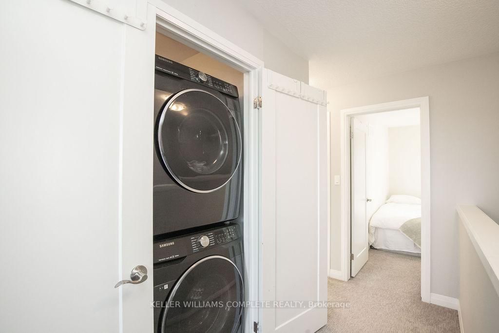 28 CANARY GRASS Boulevard • Hamilton, ON photo 26