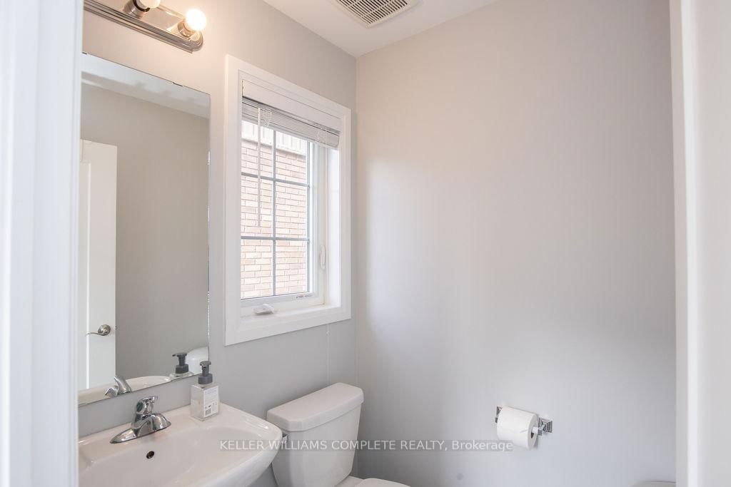 28 CANARY GRASS Boulevard • Hamilton, ON photo 33