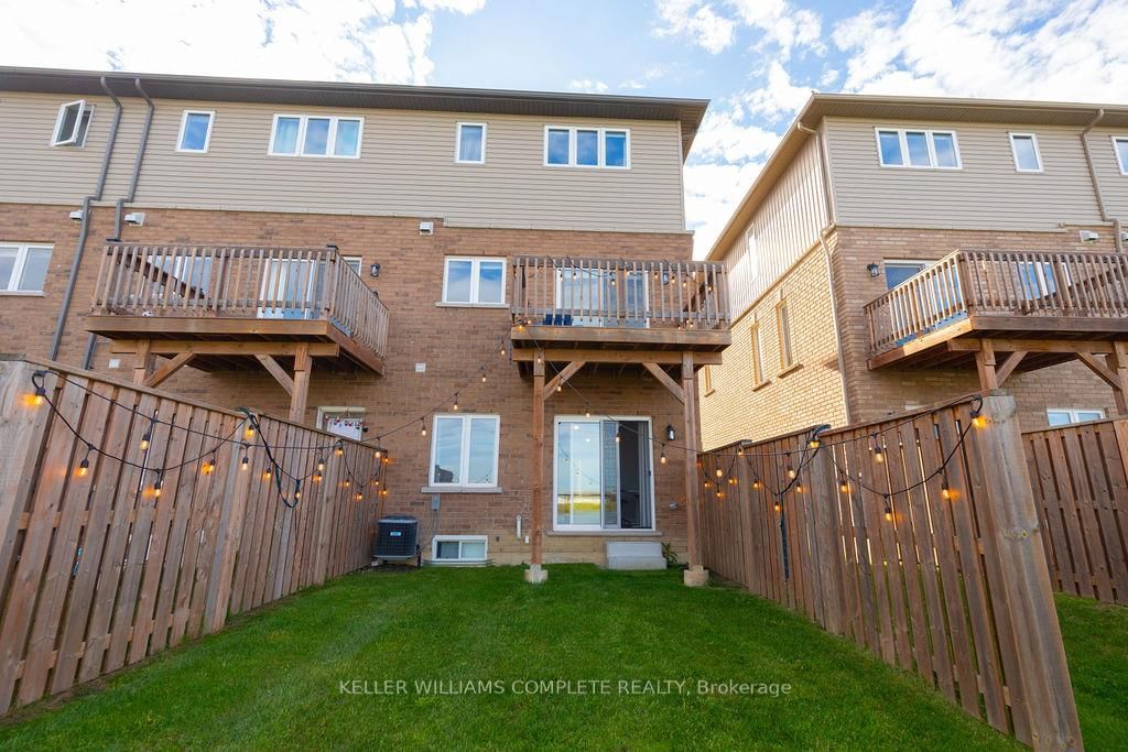 28 CANARY GRASS Boulevard • Hamilton, ON photo 42