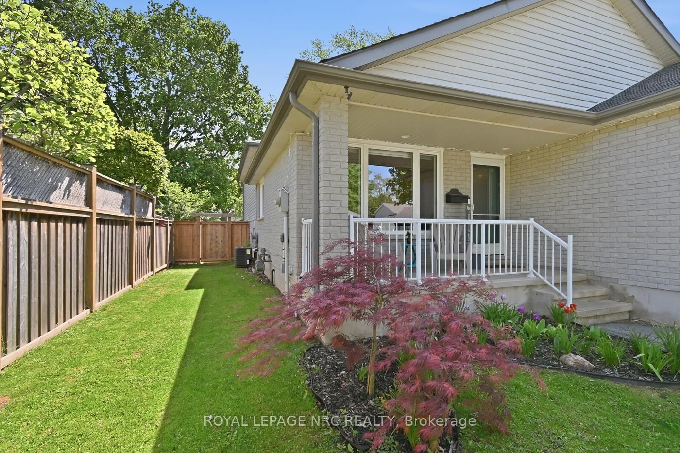 5622 Magnolia Drive • Niagara Falls, ON photo 4