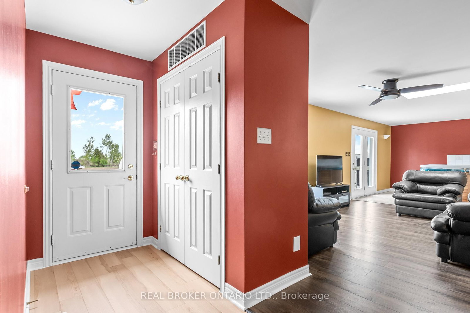 Listing Image 15