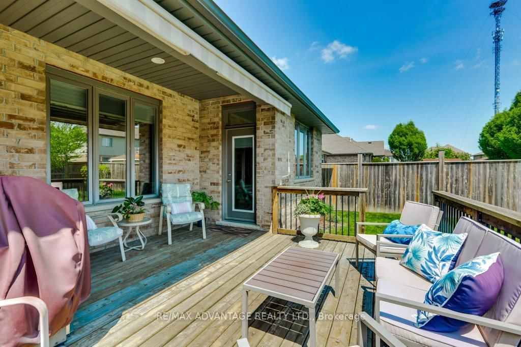 982 Medway Park Drive • London North, ON photo 37