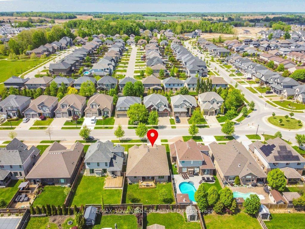 982 Medway Park Drive • London North, ON photo 38