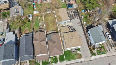 27 Edinburgh Avenue • Hamilton, ON photo 2