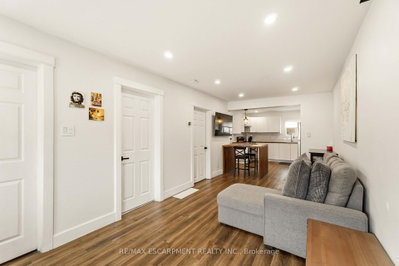 27 Edinburgh Avenue • Hamilton, ON photo 4