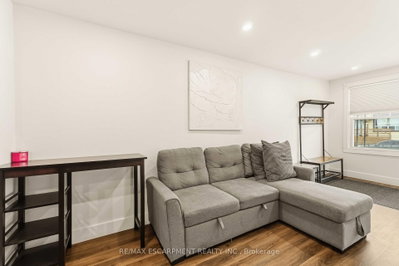 27 Edinburgh Avenue • Hamilton, ON photo 5