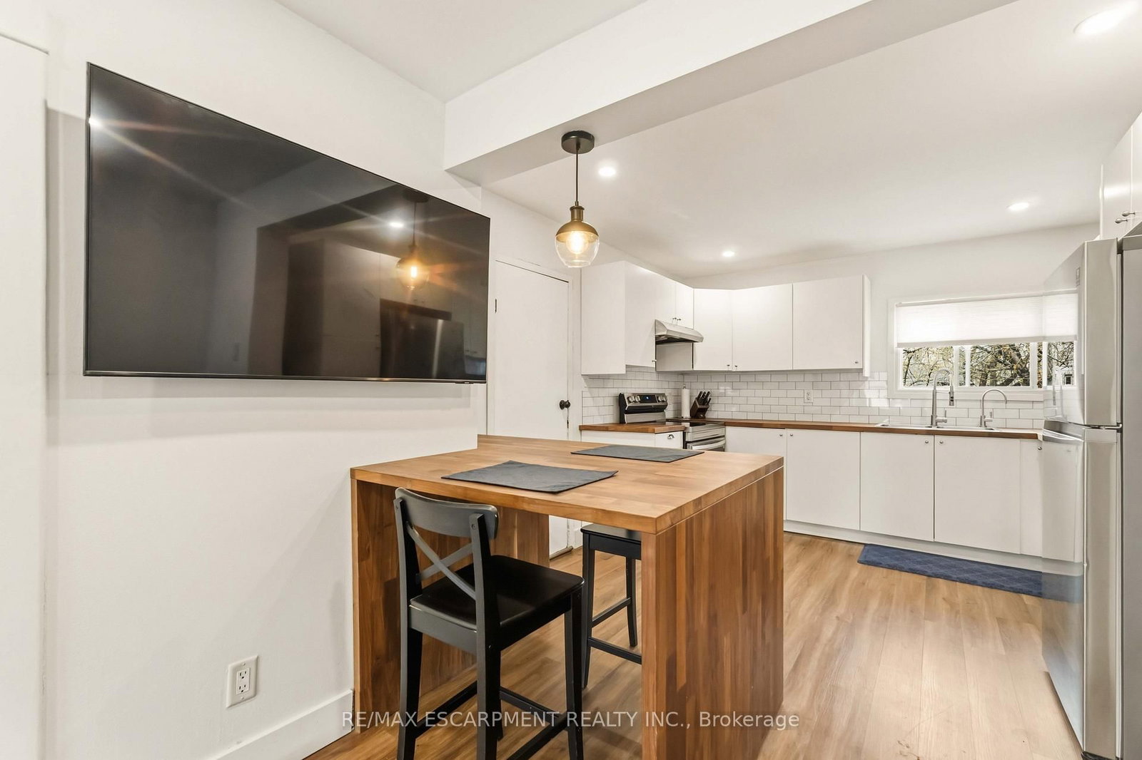 27 Edinburgh Avenue • Hamilton, ON photo 6