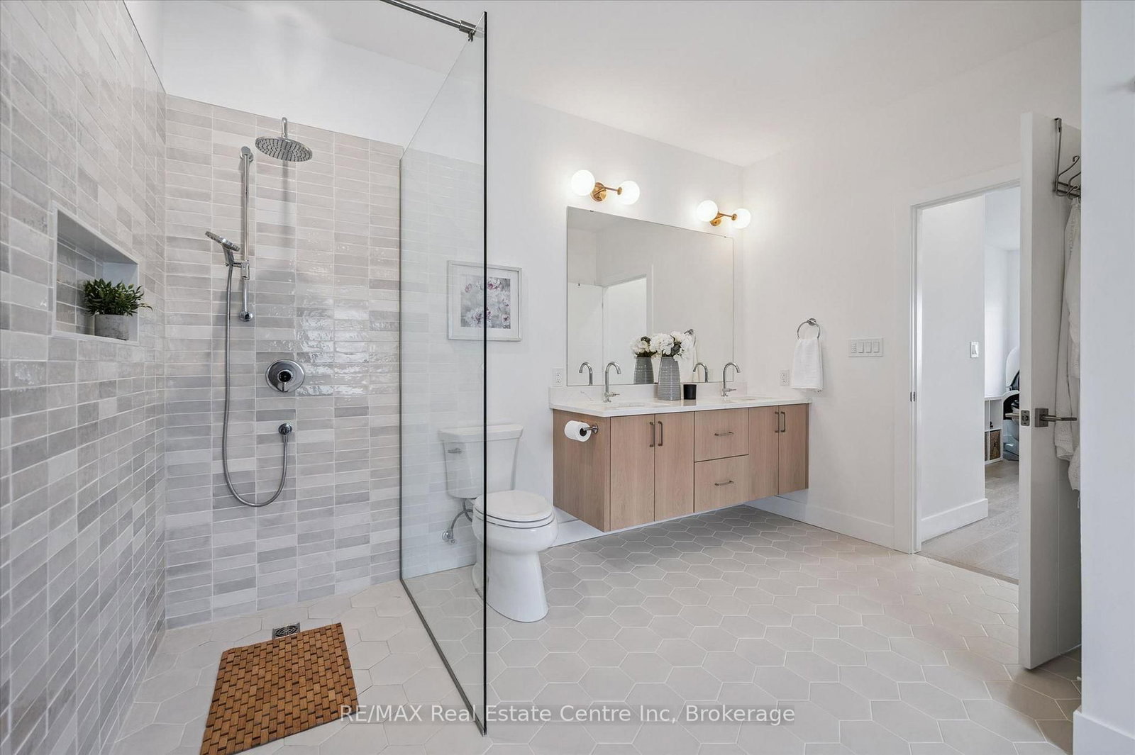 14 Faith Drive • Mapleton, ON photo 19